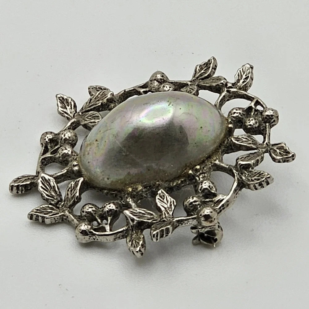Vintage Antique Pearlescent Silver Tone Art Nouveau Victorian Pin Brooch